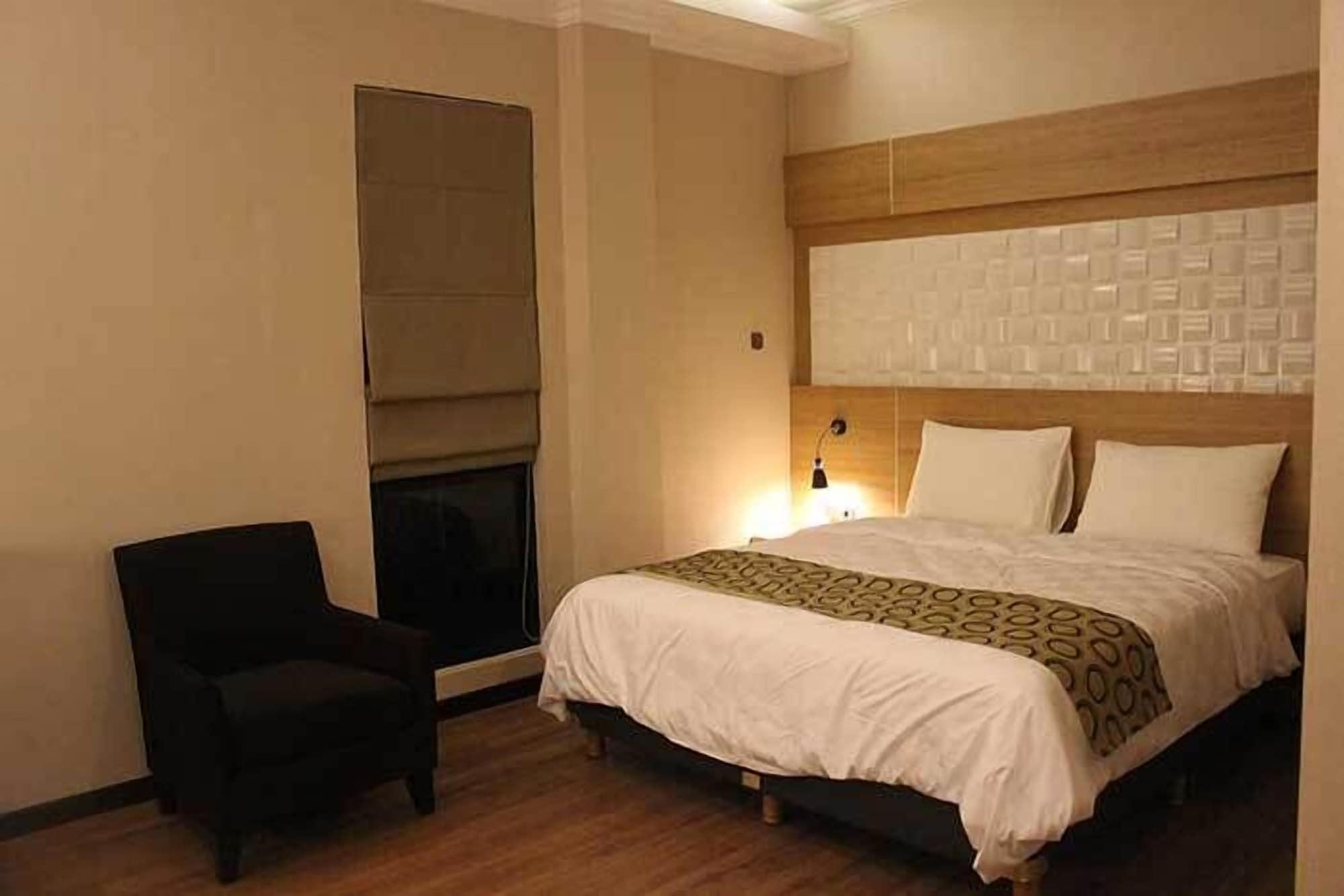 Fontana Hotel Jakarta Exterior photo