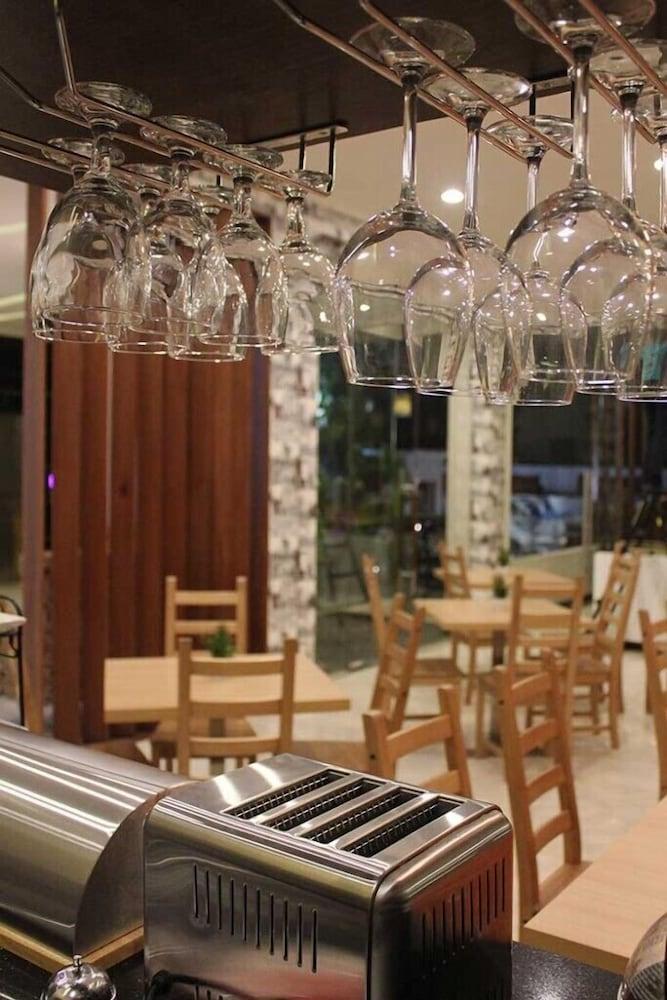 Fontana Hotel Jakarta Exterior photo
