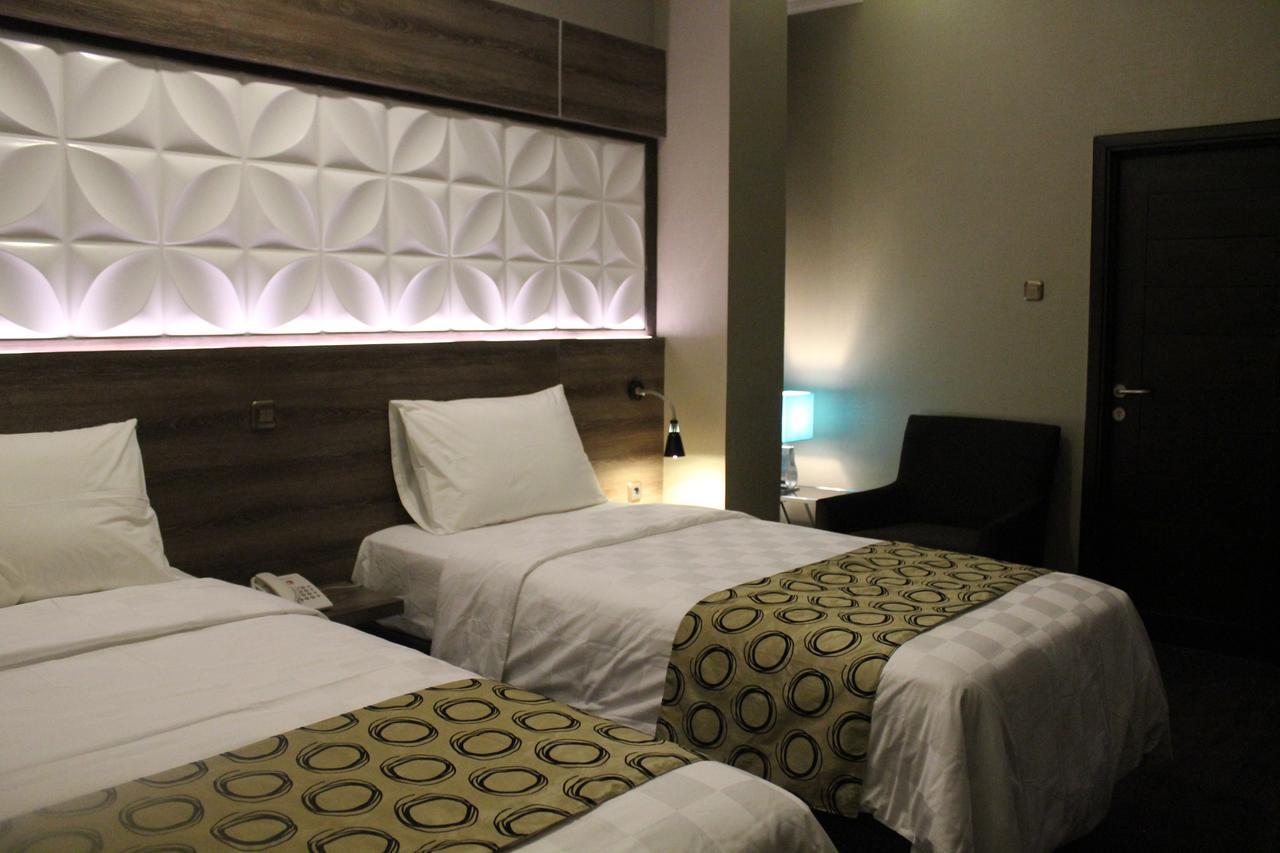 Fontana Hotel Jakarta Exterior photo