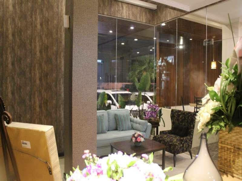 Fontana Hotel Jakarta Exterior photo